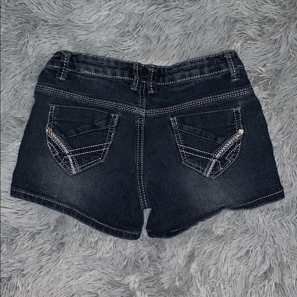 Shorts - Picture 2 of 5